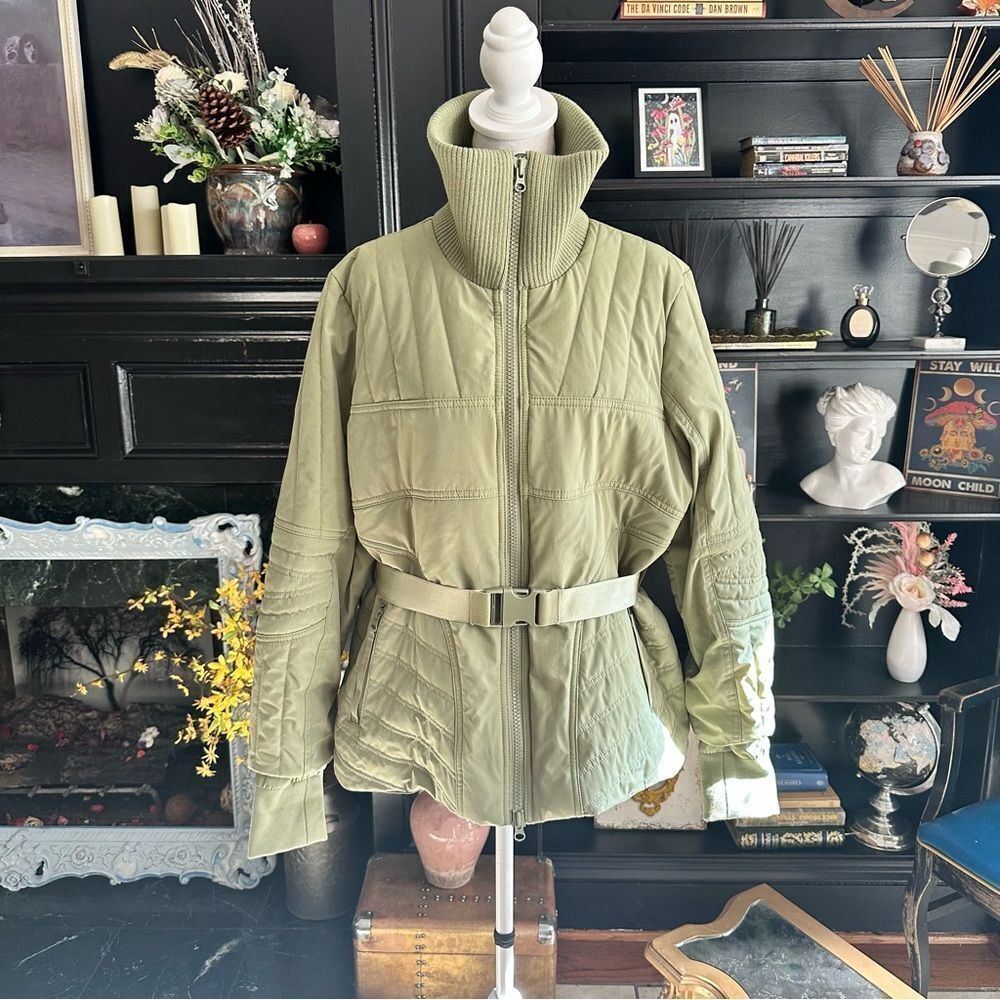 CAbi 4300 Ski Lift Puffer Sage Fall 2022 Large NWOT